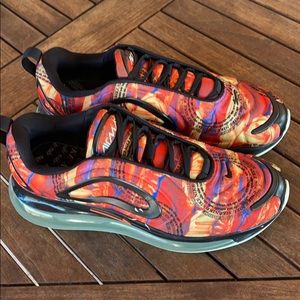 Nike Air Max 720 Mens Running Shoe 8.5.Multi color RARE